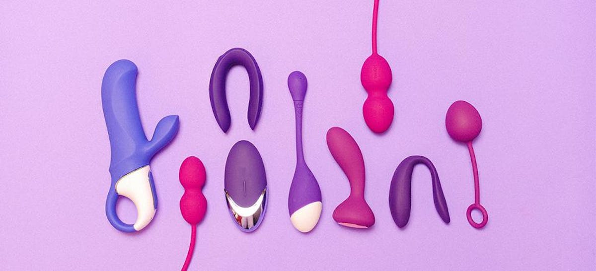 Vibrator merupakan alat yang direkomendasikan bagi perempuan yang ingin merasakan sensasi baru saat masturbasi maupun berhubungan intim.